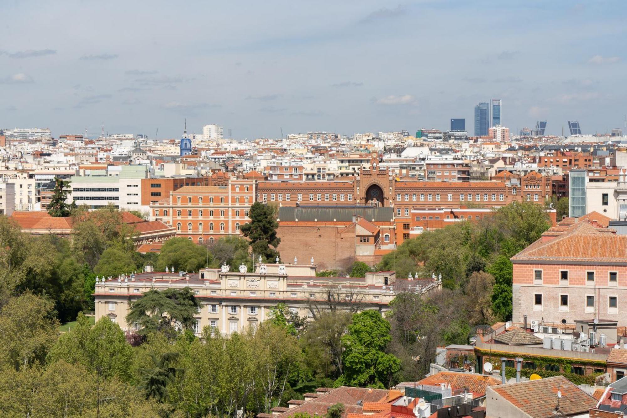 Apartamento En Plaza De Espana Alquiler Temporal Madrid Kültér fotó
